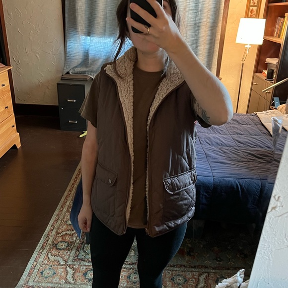 Thread & Supply Reversible Vest - Picture 3 of 4